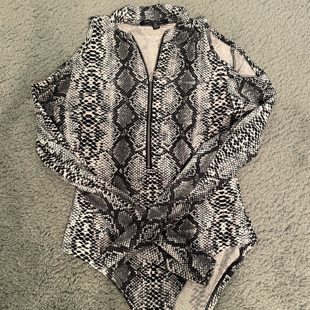 Boutique Long sleeve Snake Skin Zip-Up Body Suit